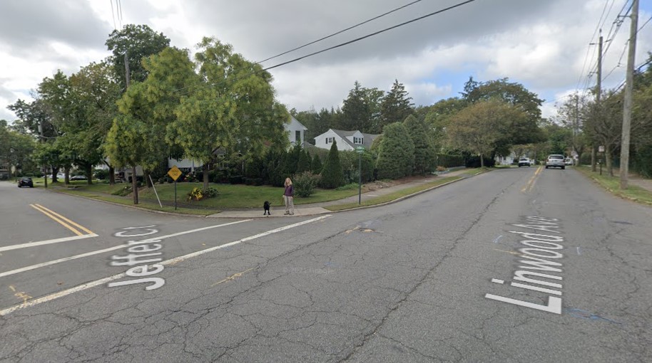 Linwood Avenue and Jeffer Court, Ridgewood, New Jersey